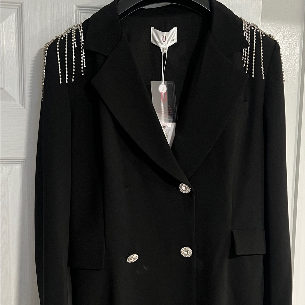 Chic Black Blazer with Embellished Shoulders